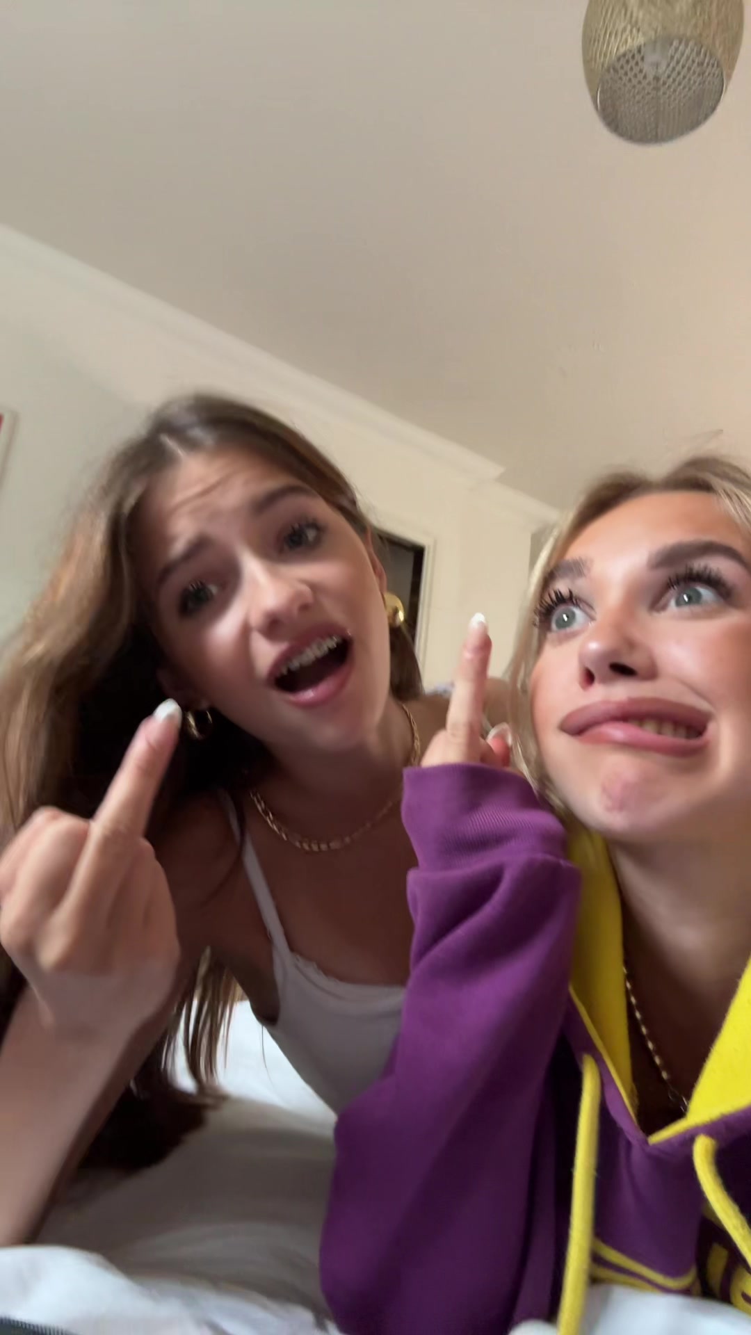 @Violet and Lexie ๐ฆ๐ฆ