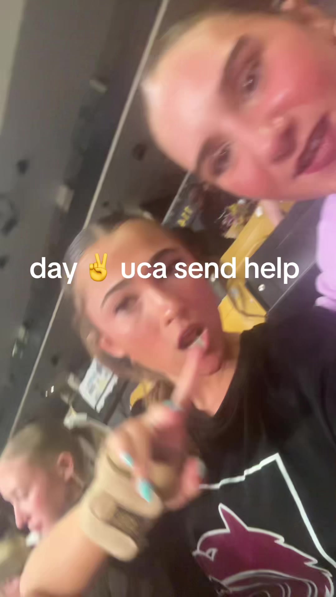 @😚
