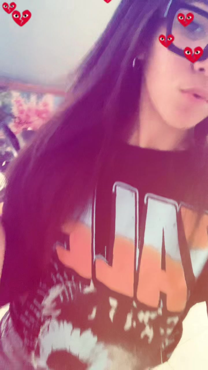 @Xoxo_daileni