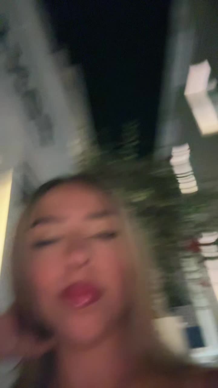 @Aliki