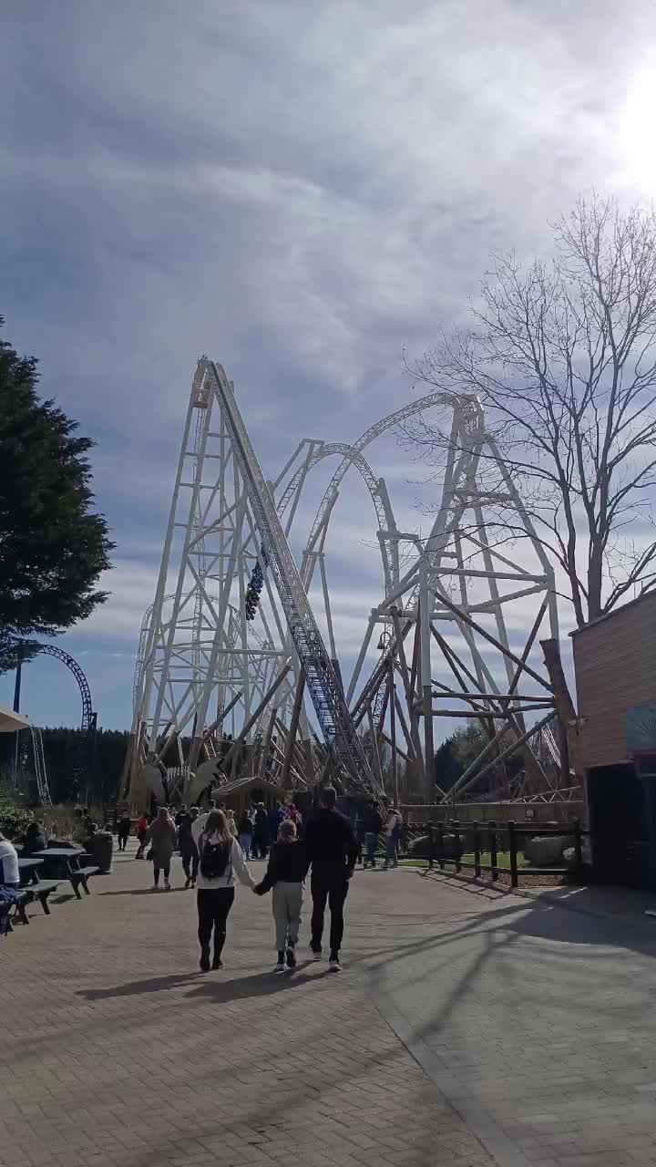 @Emily🎢✈️🏳️🌈
