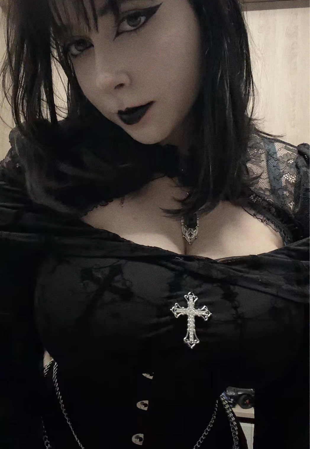 @𝓝𝓮𝓫𝓪 🦇