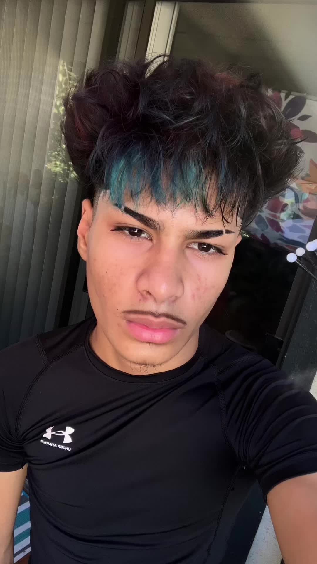 @👤