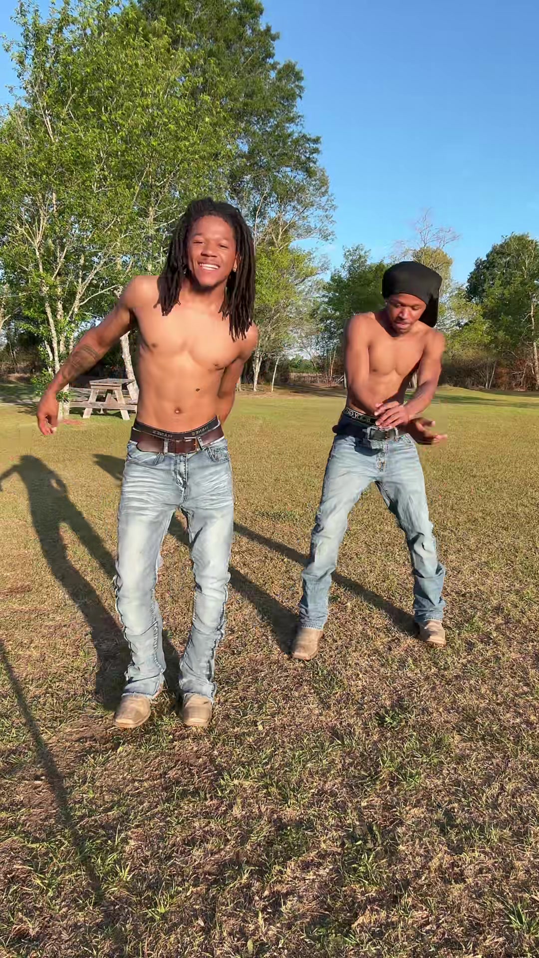@Ghettotwins_