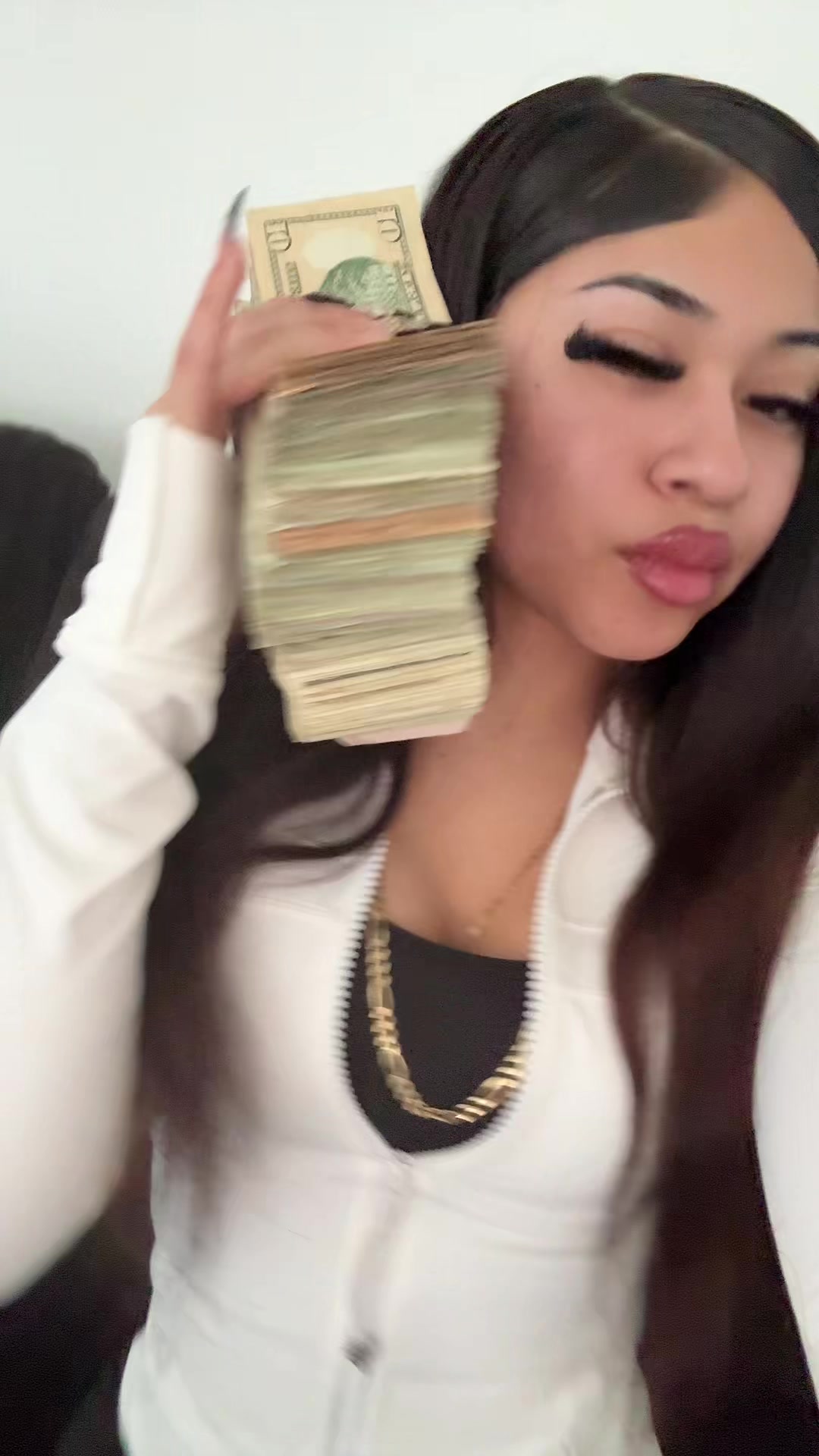 @Babyd2fine