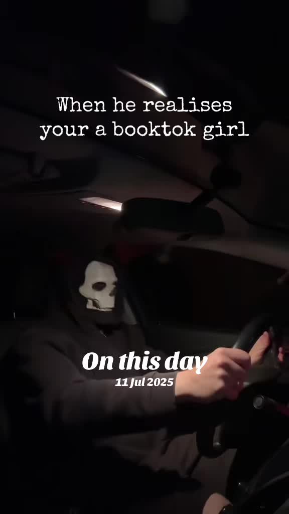 @Eleanor Crowe | Author