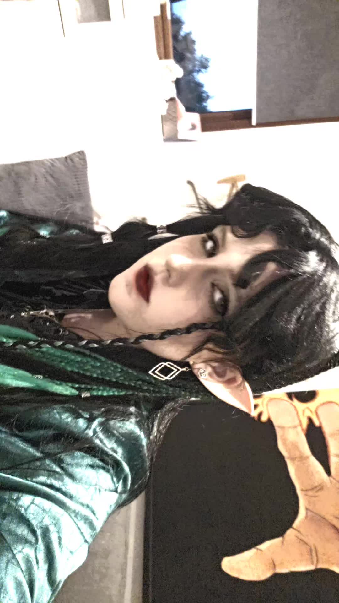 @~{Cc}~