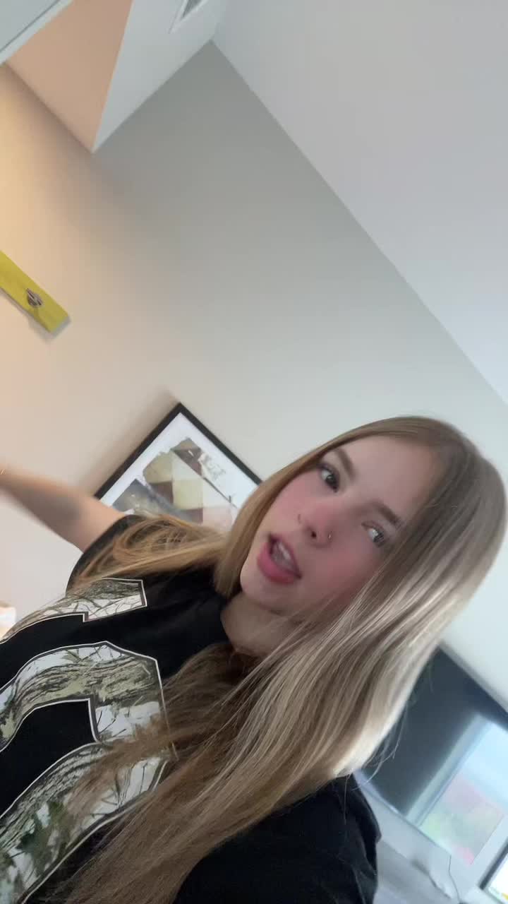 @👸