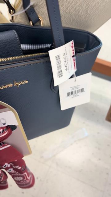 @theshoppingfren🛒🛍️👠👛👗