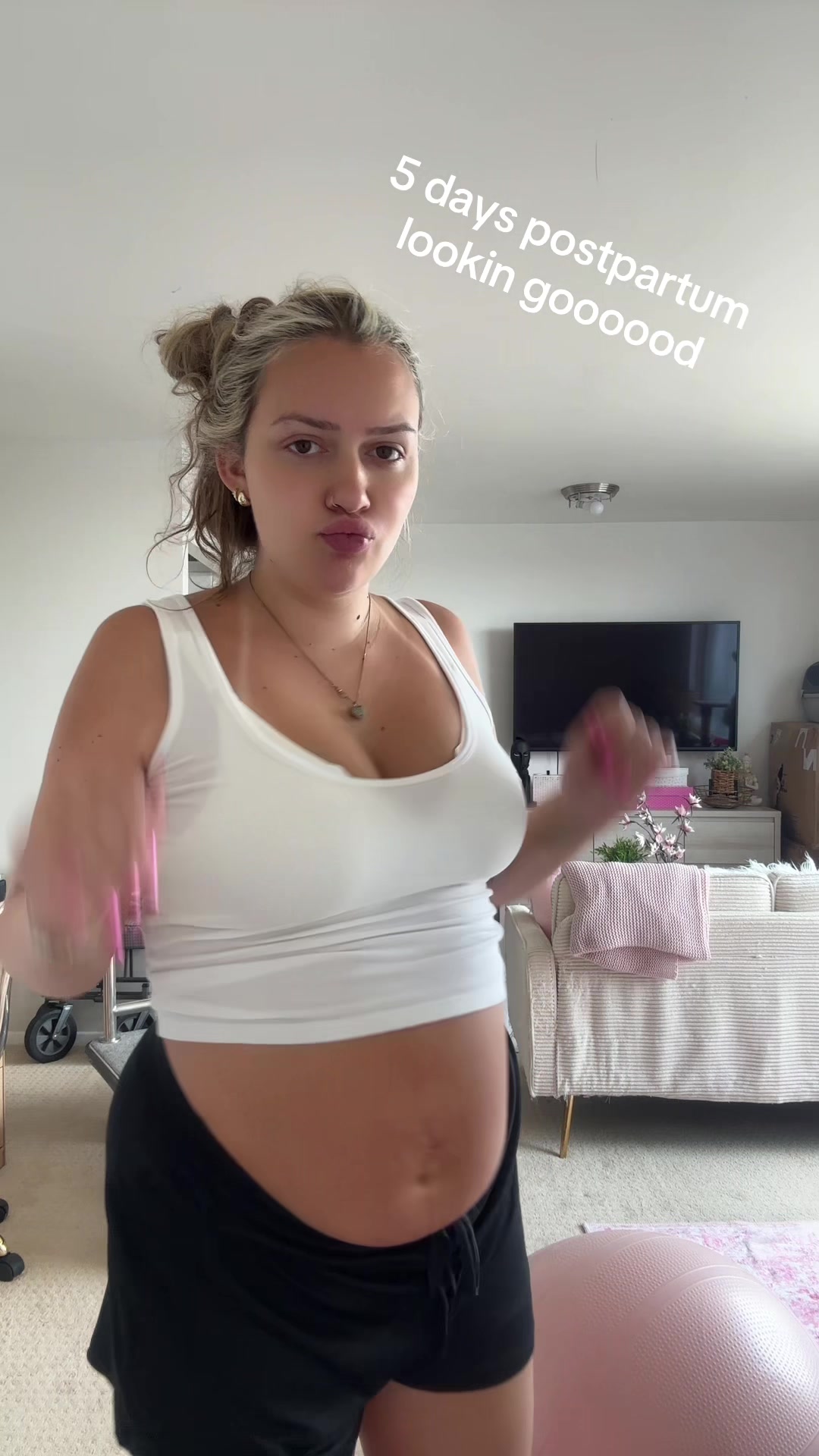 @juju | girl mom to millie🌸