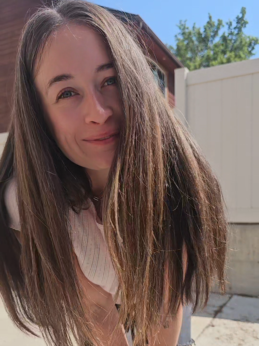 @alyssa | unaesthetic mom