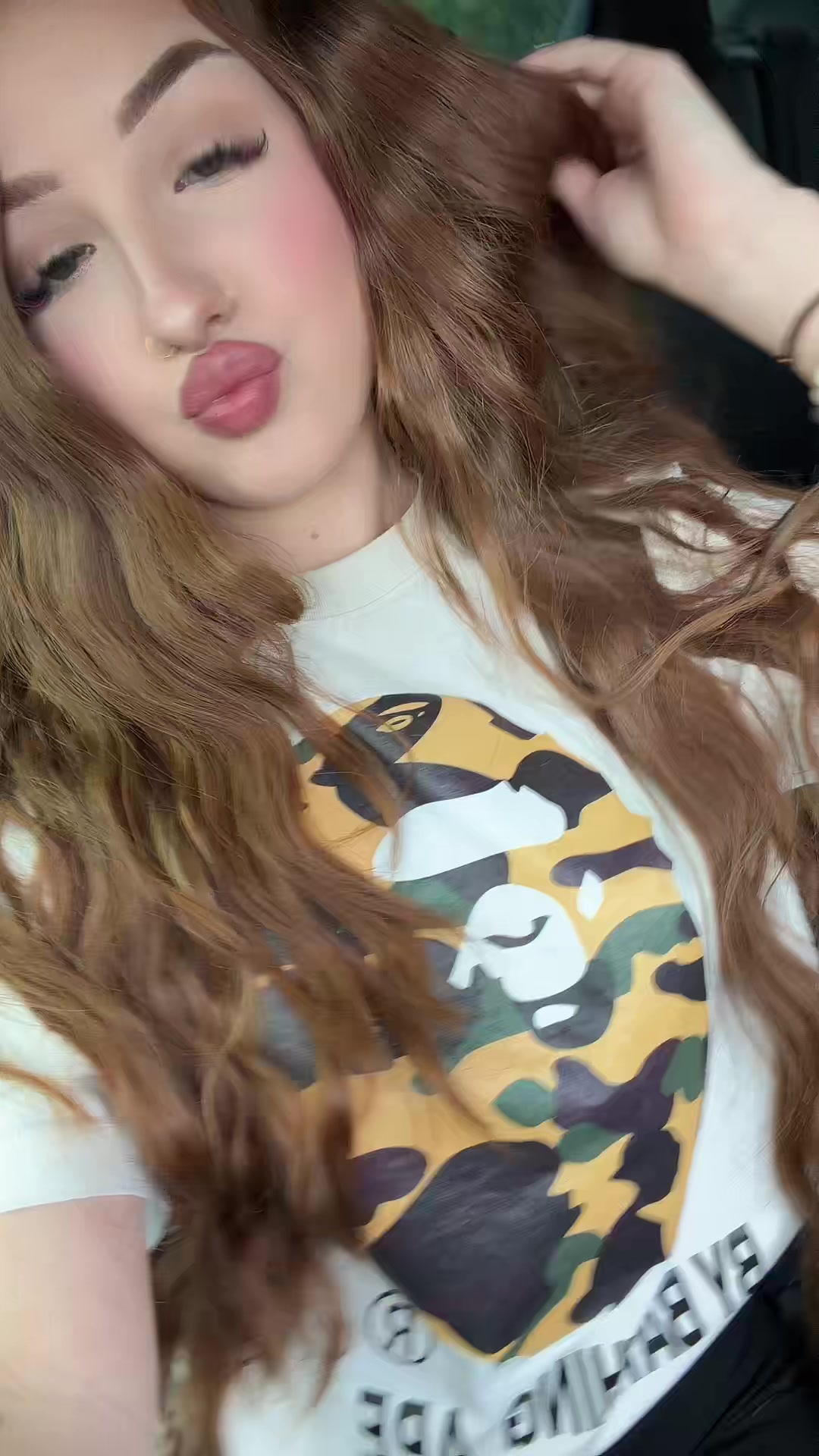 @$>