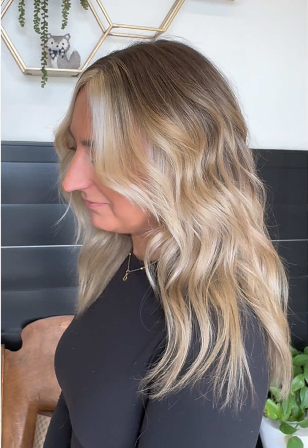 @Logan Kelly | HAIRSTYLIST
