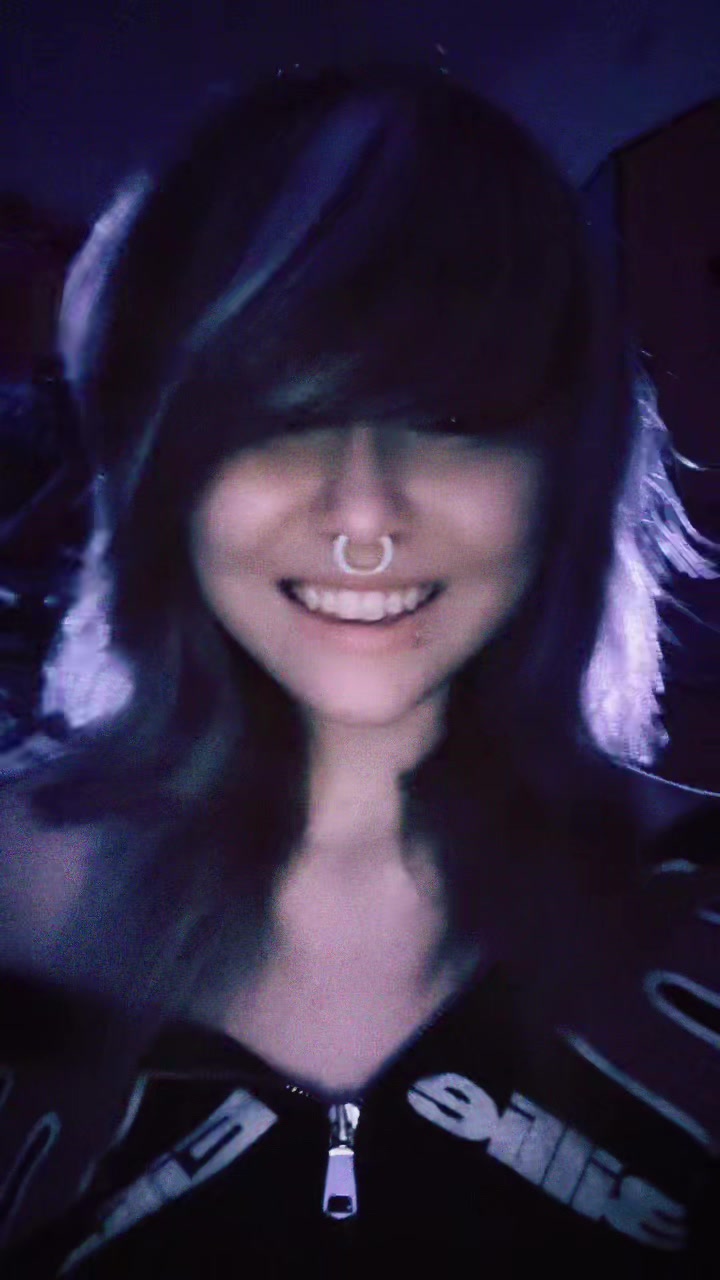 @Lainey🎞️