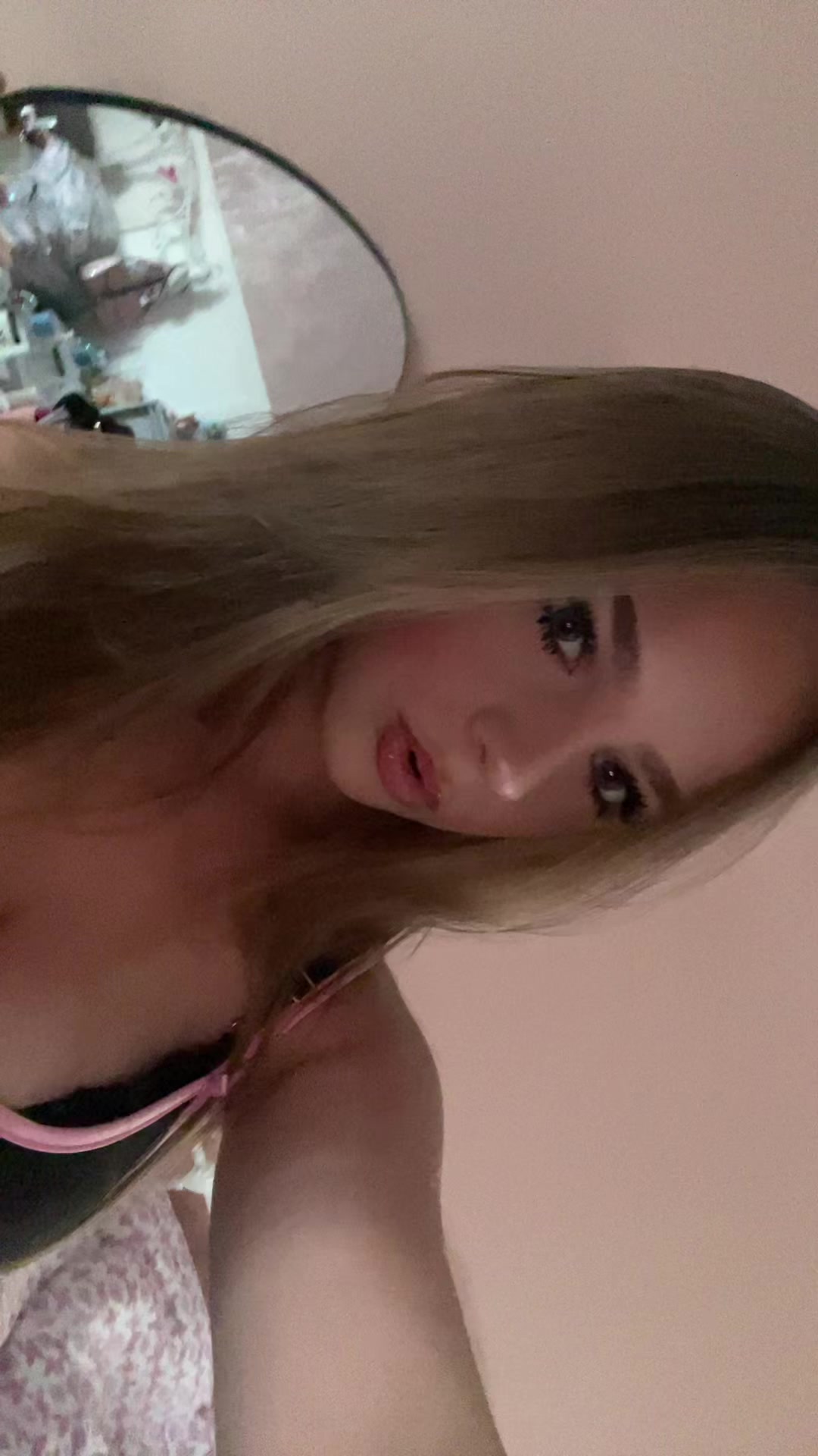 @Chloe 🖤