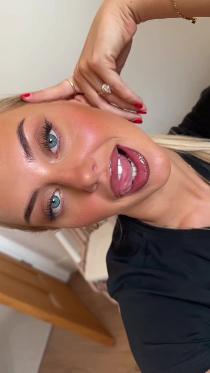 @Rhiannonbluelive🦋