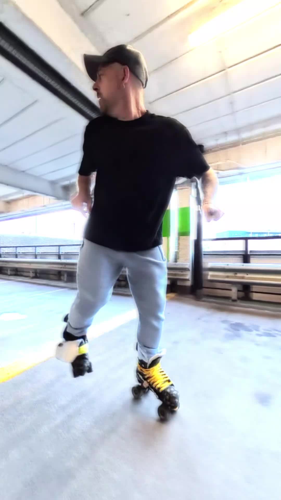 @💚🖤🛼Gazzaonsk8s⛸️🖤💚