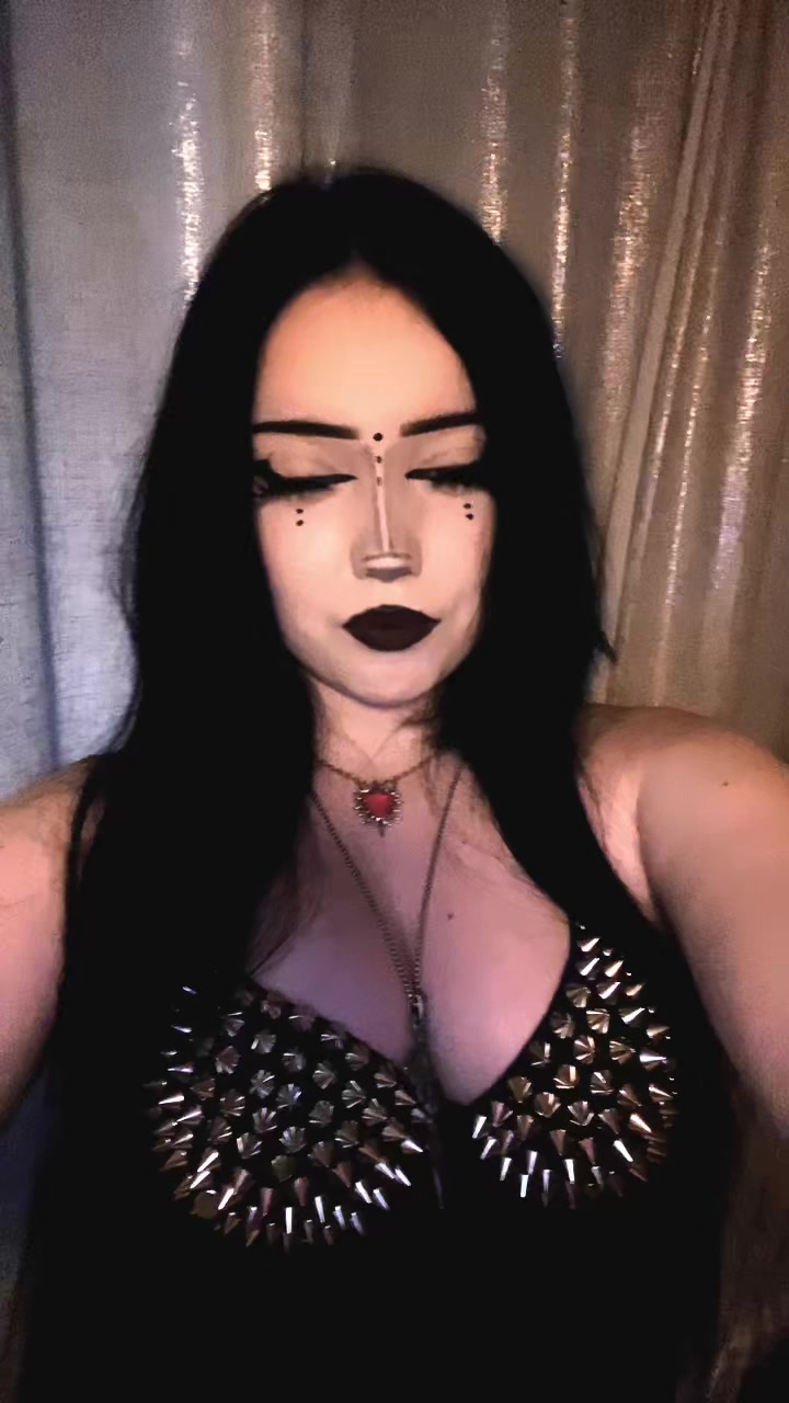 @𝕶𝖊𝖎𝖗𝖆 🧛&zwj;♀️