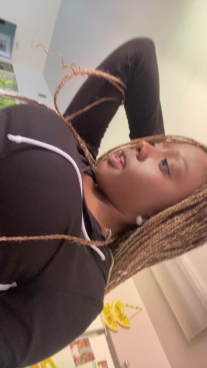 @neurotic baddie
