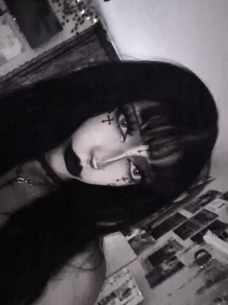 @*✧+*.𝐸𝑚𝑦.*+✧*