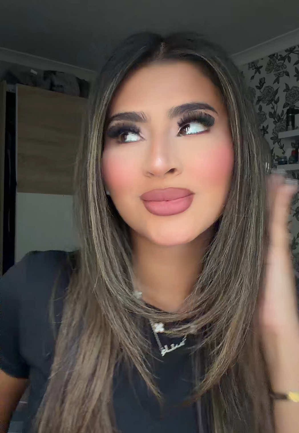 @Sana K🦄