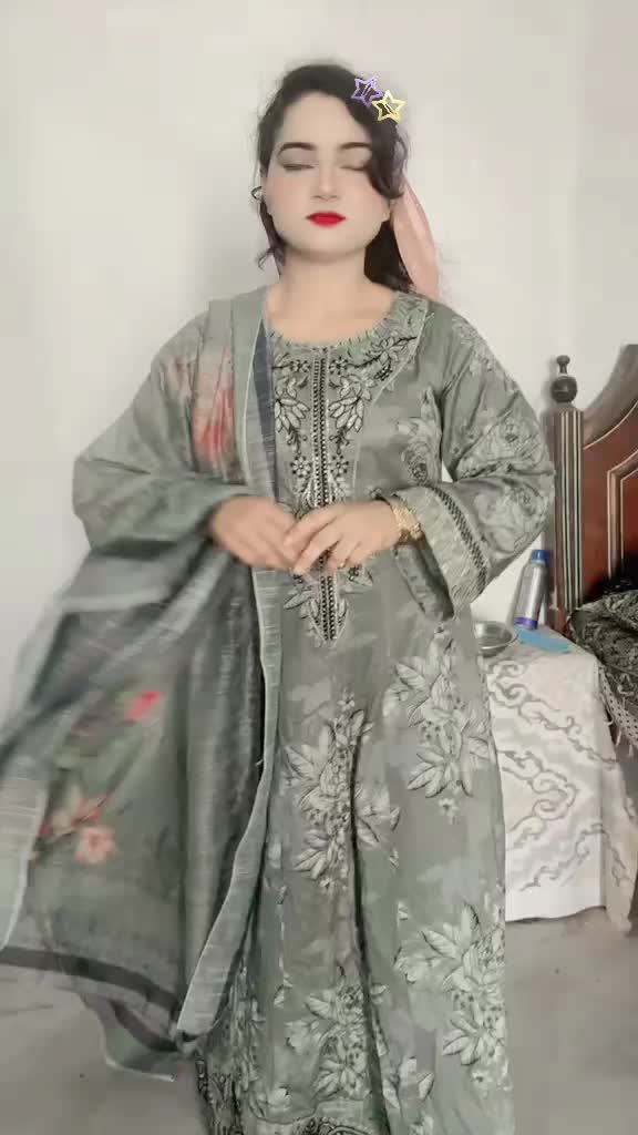@Model Fara Malik