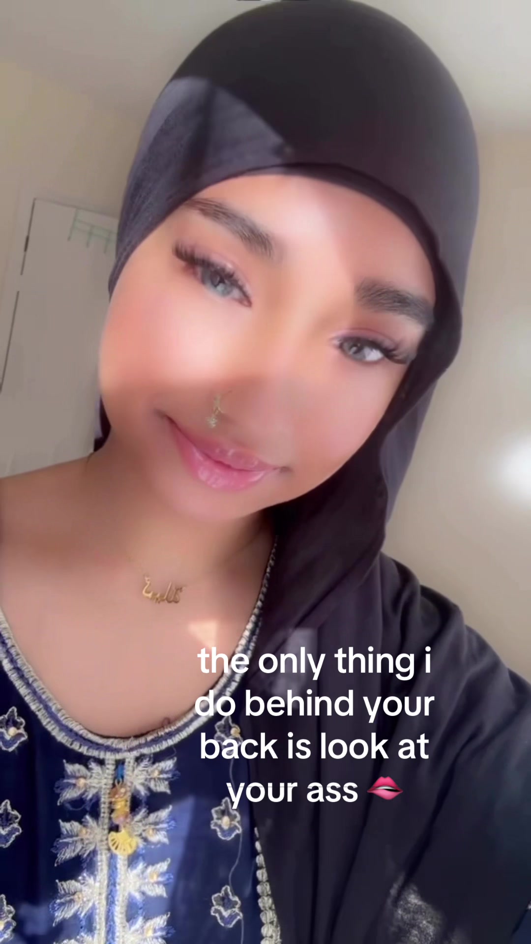 @￶ ꨄ