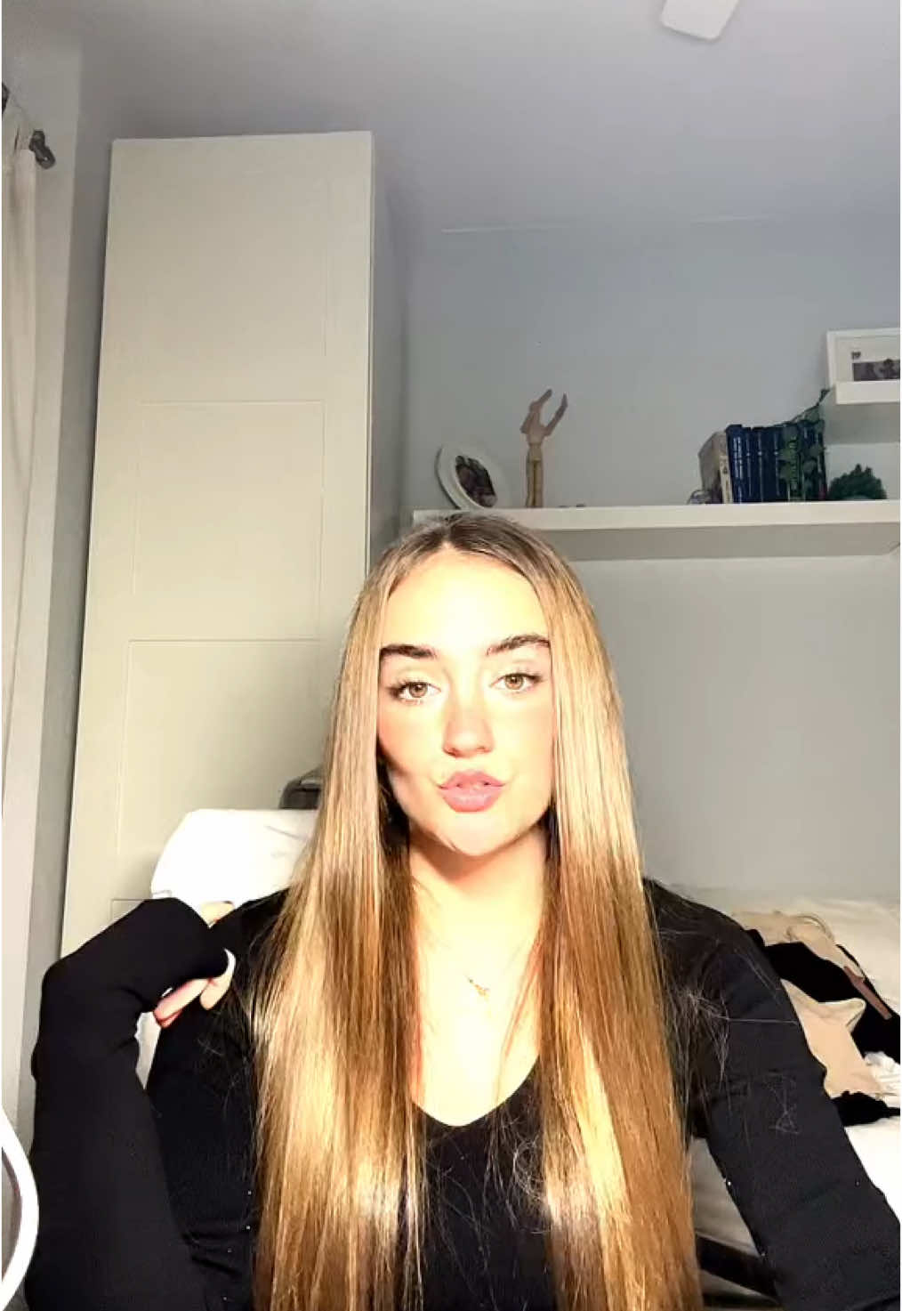 @avellanak