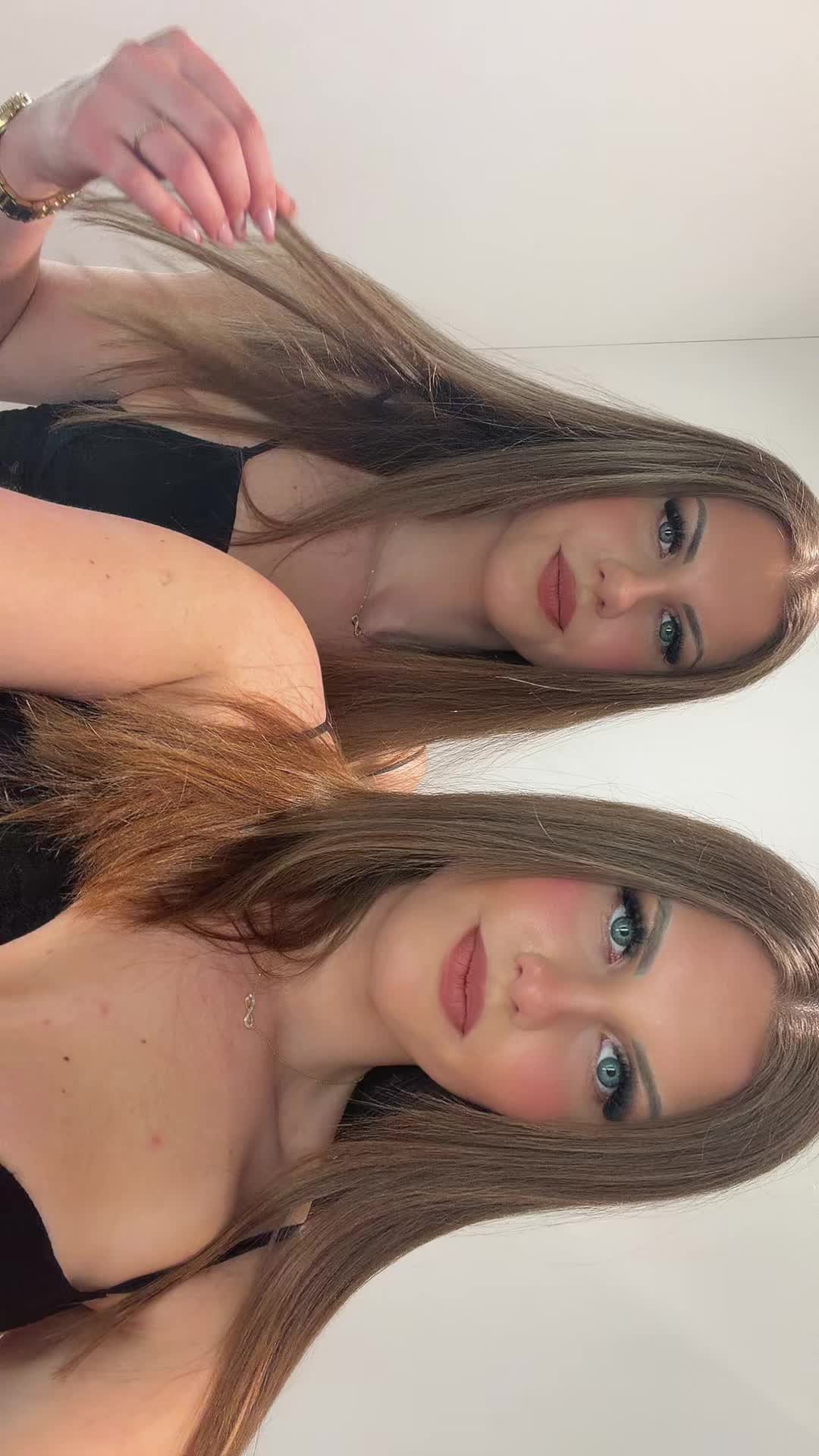 @Dezmaric_twins