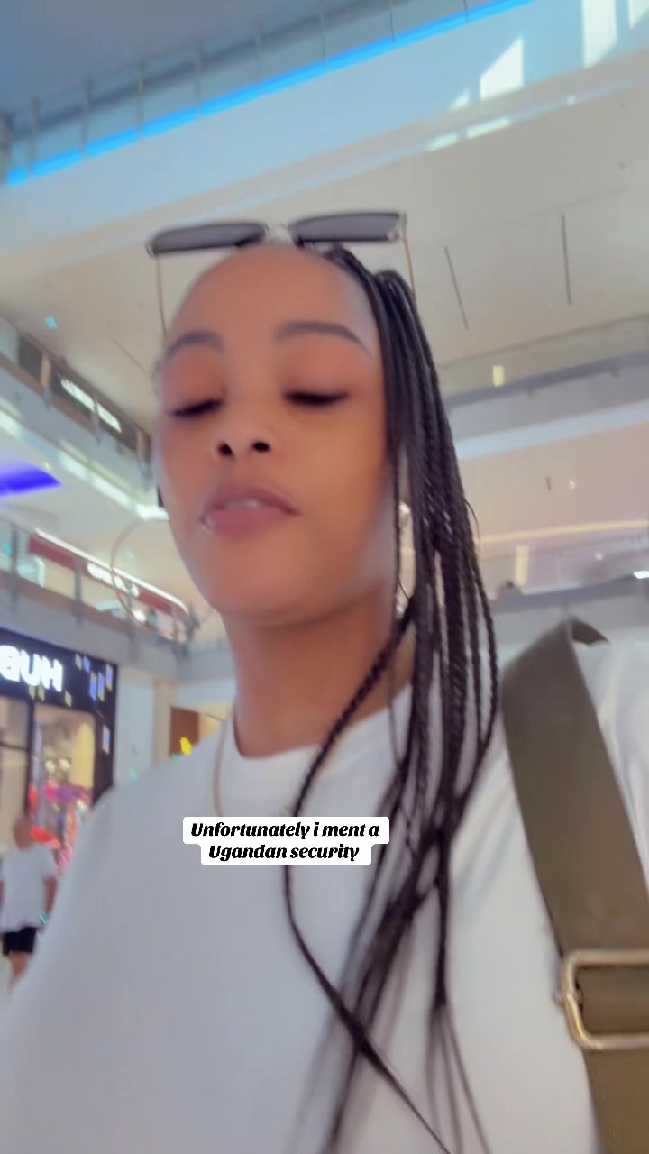 @Smiles🦄👑🦋