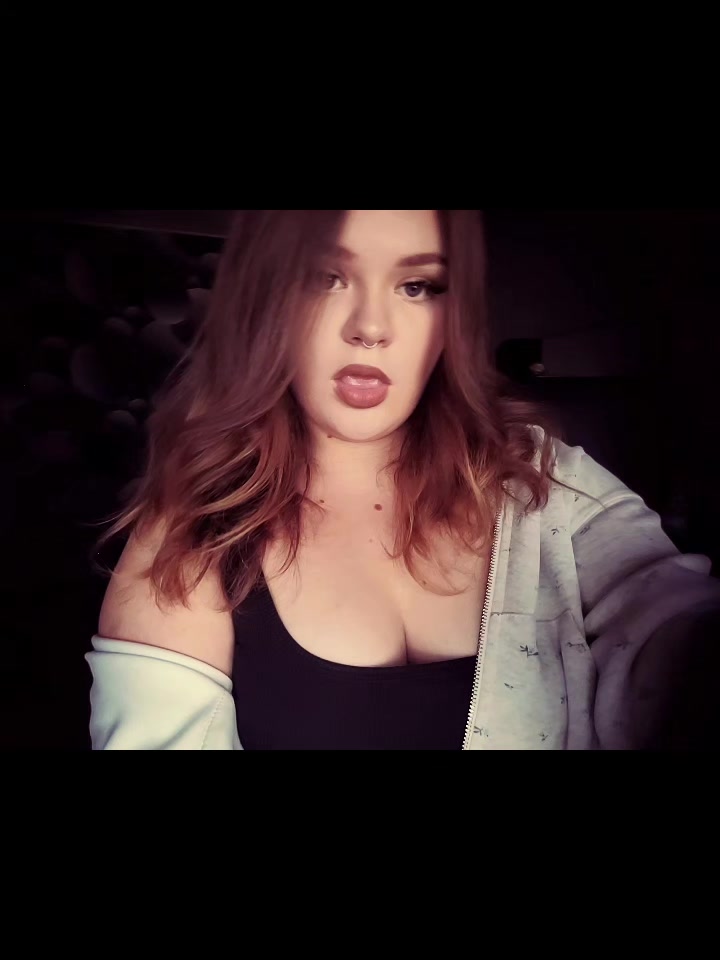 @полина