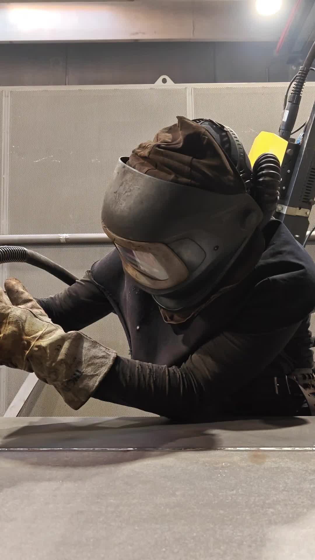 @KJ 👨&zwj;🏭