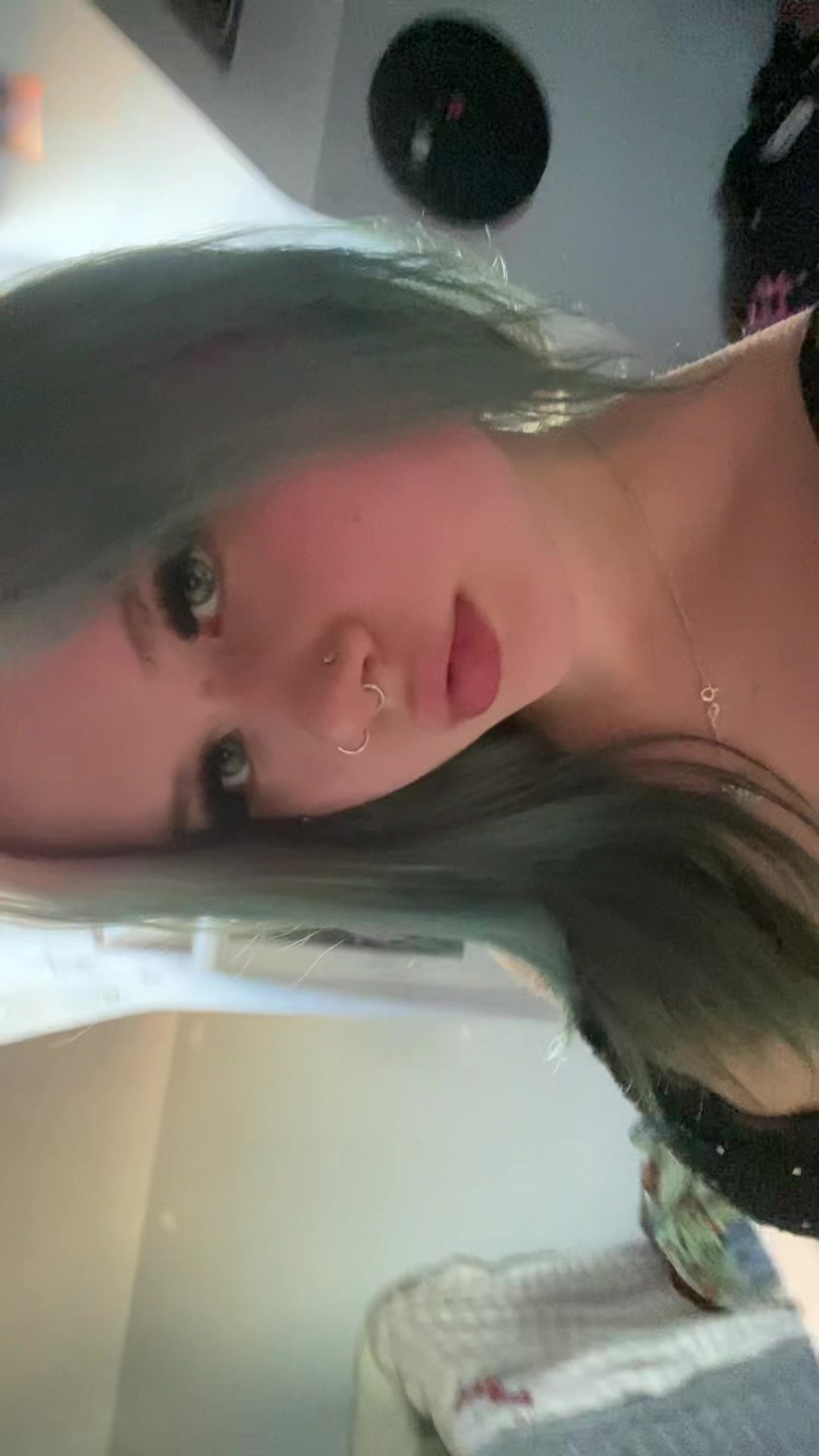 @𝐄 𖣂.