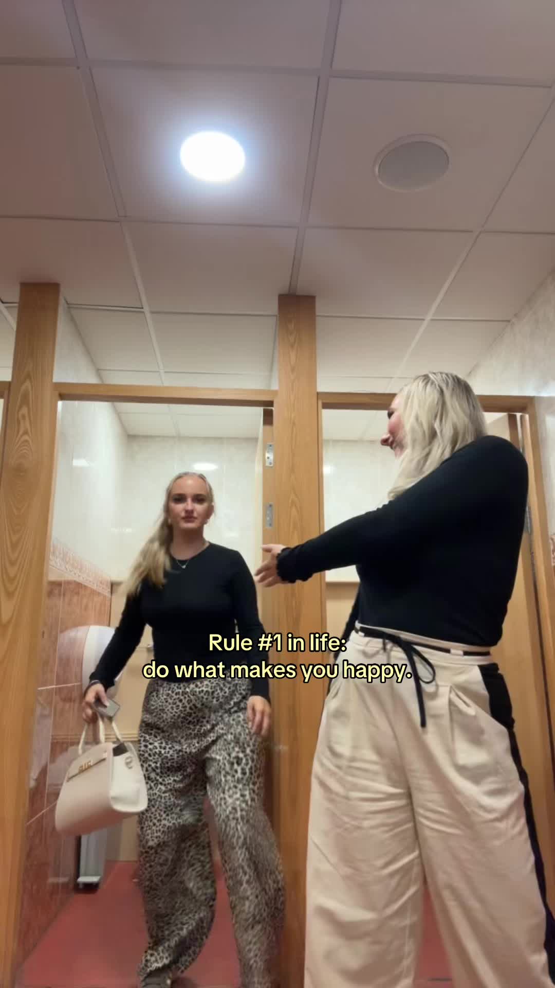 @blondesunfiltered_