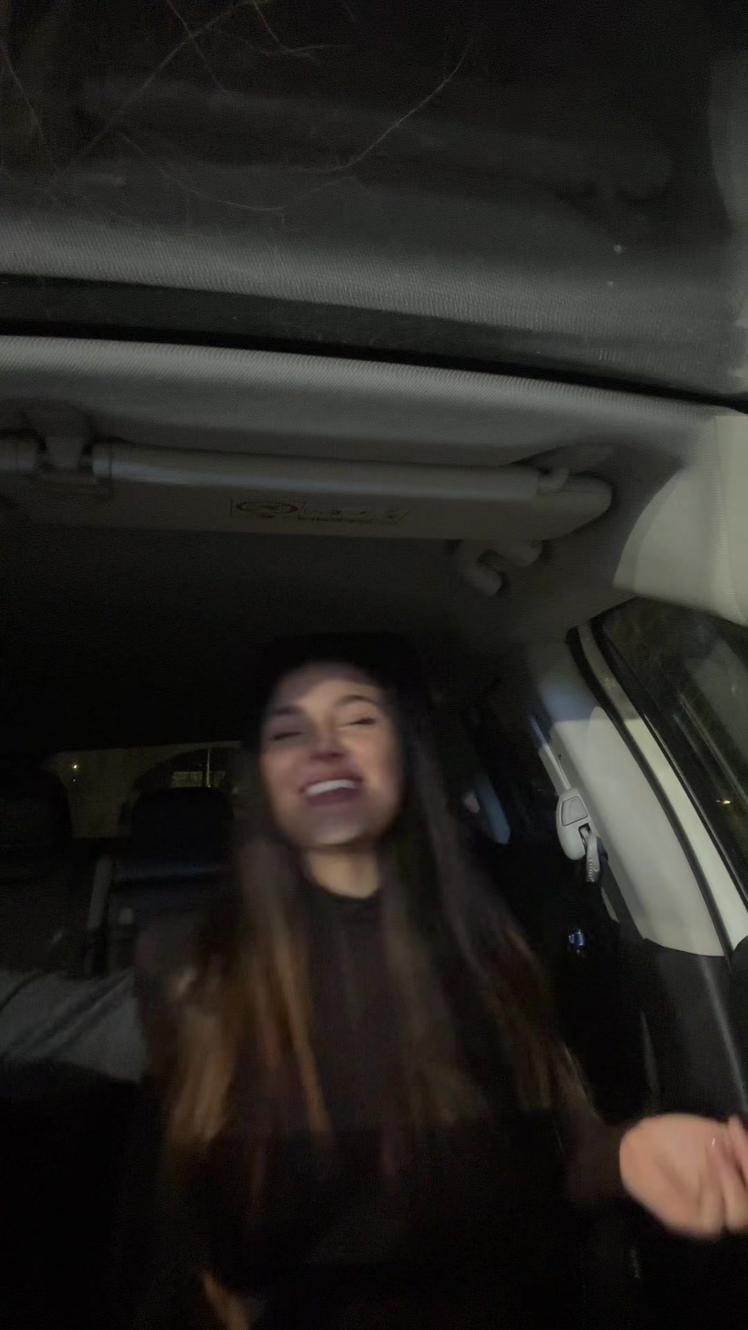 @kikkycuzzolino