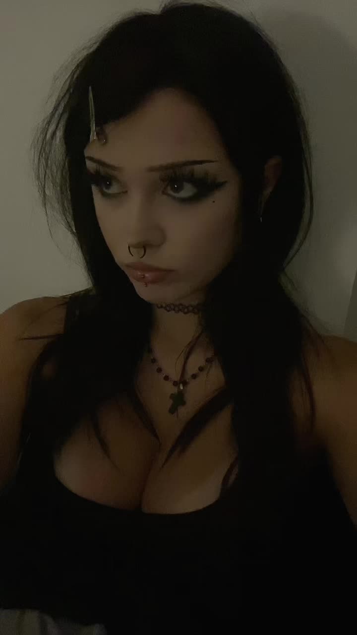 @erin⚔️°𓏲ּ𝄢