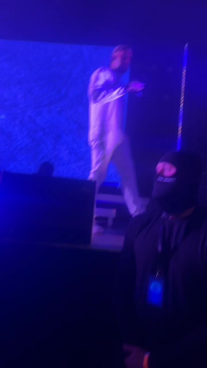 @Nazmije 🎎