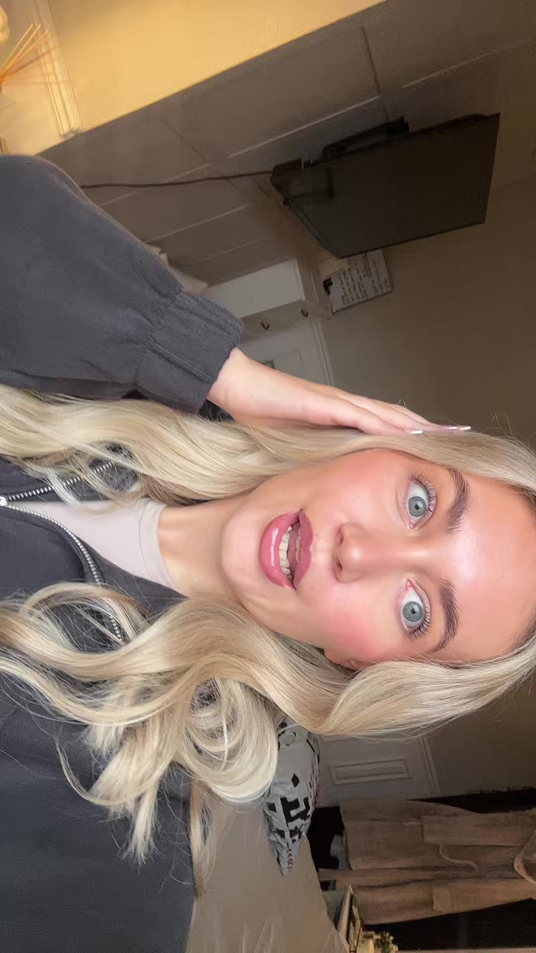 @Ella