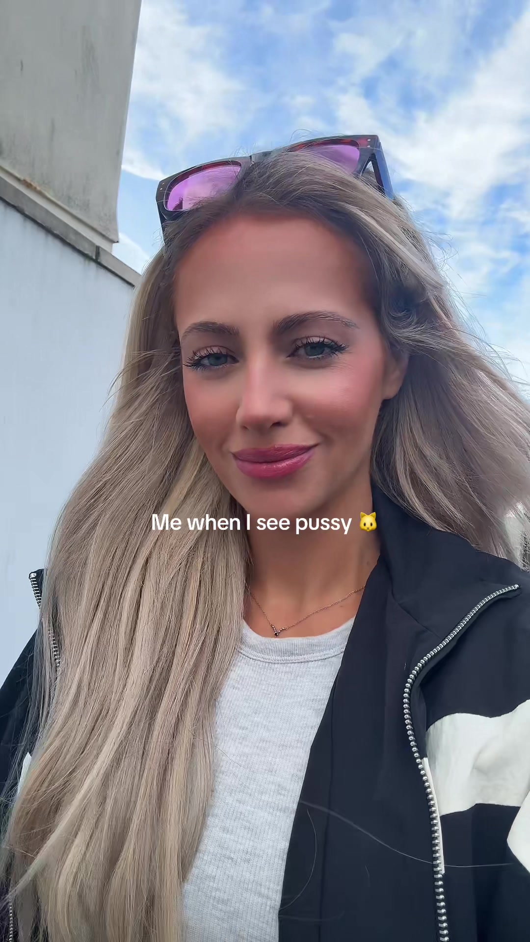 @Lisa J Evans sapphic author ⚢