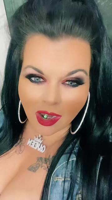 @Fluffy👑Queen👑