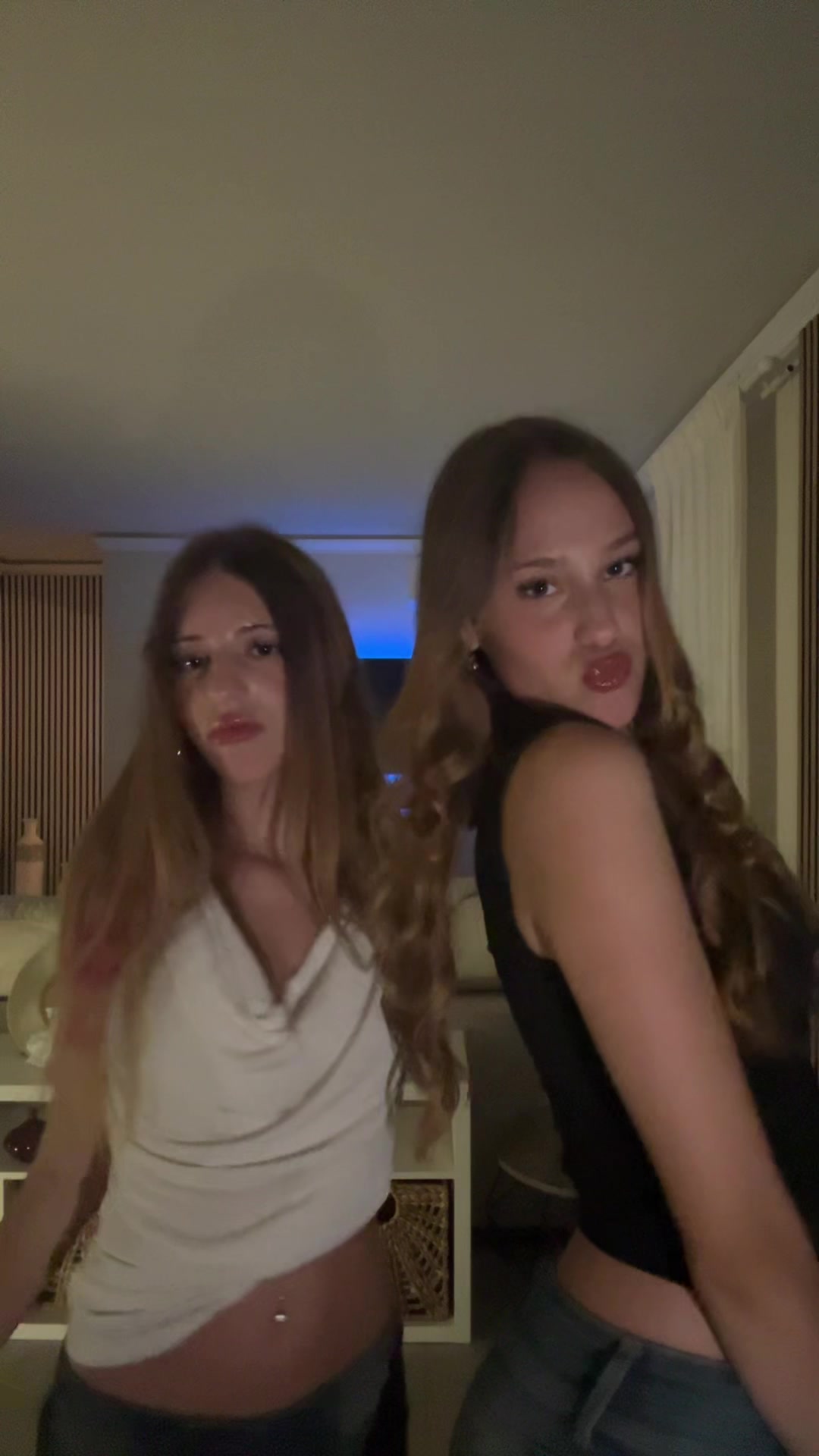 @️