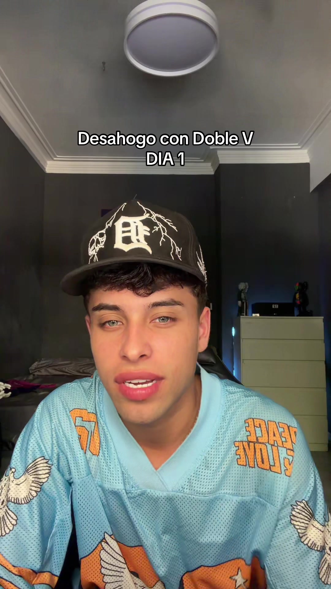 @Doble V