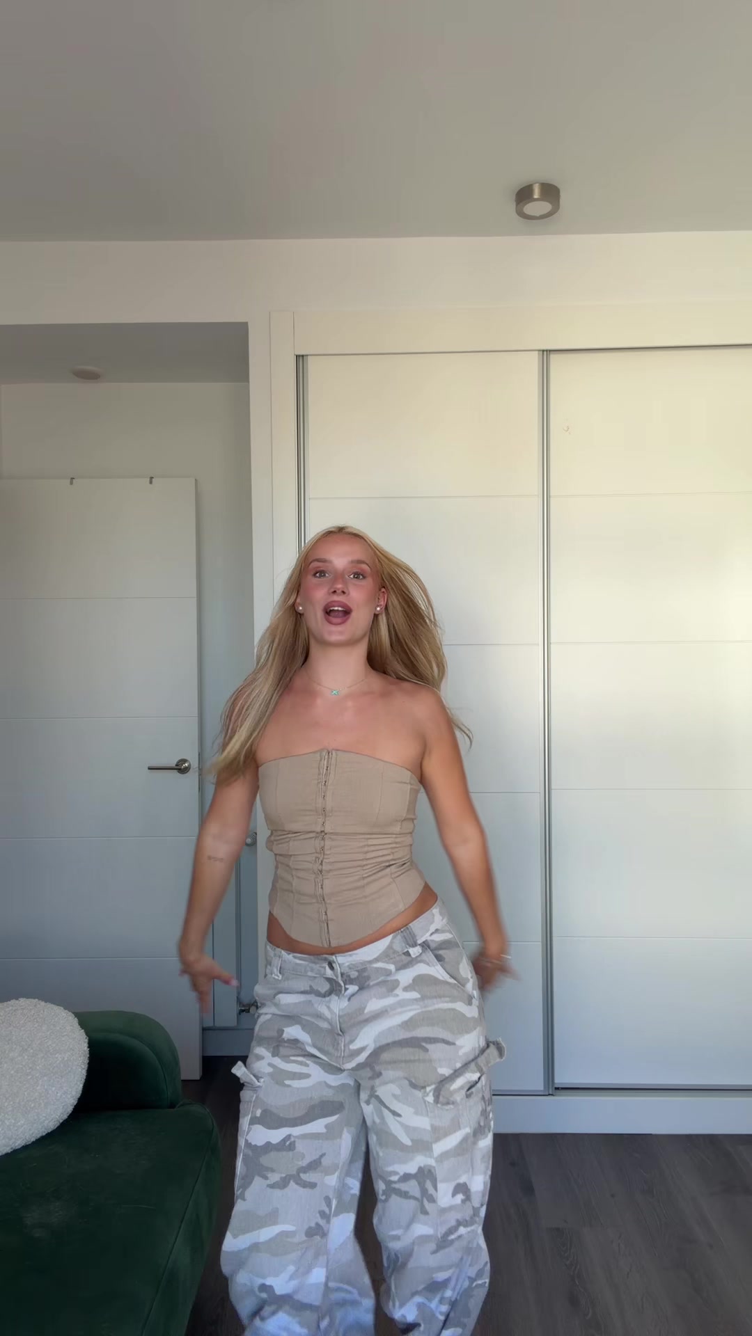 @LIA SIKORA