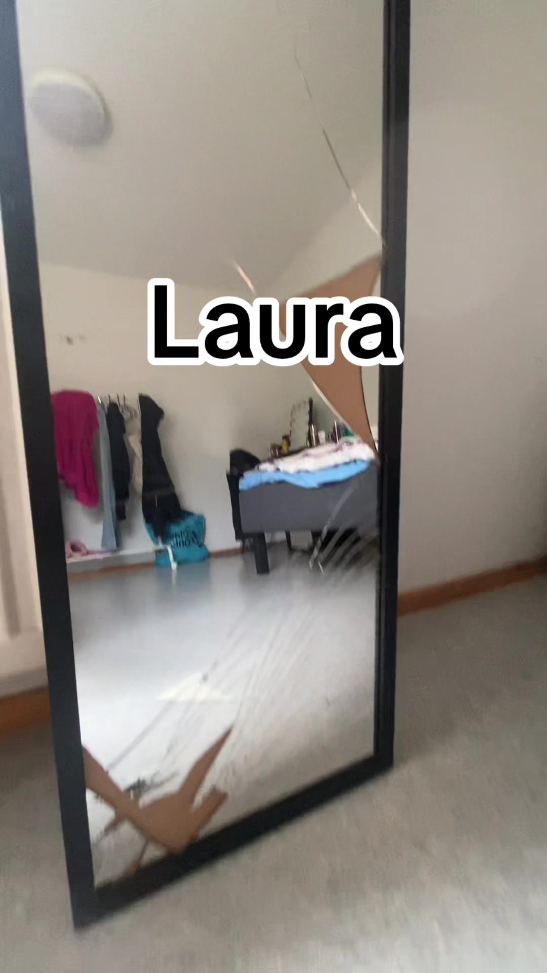 @lauraainomystinen
