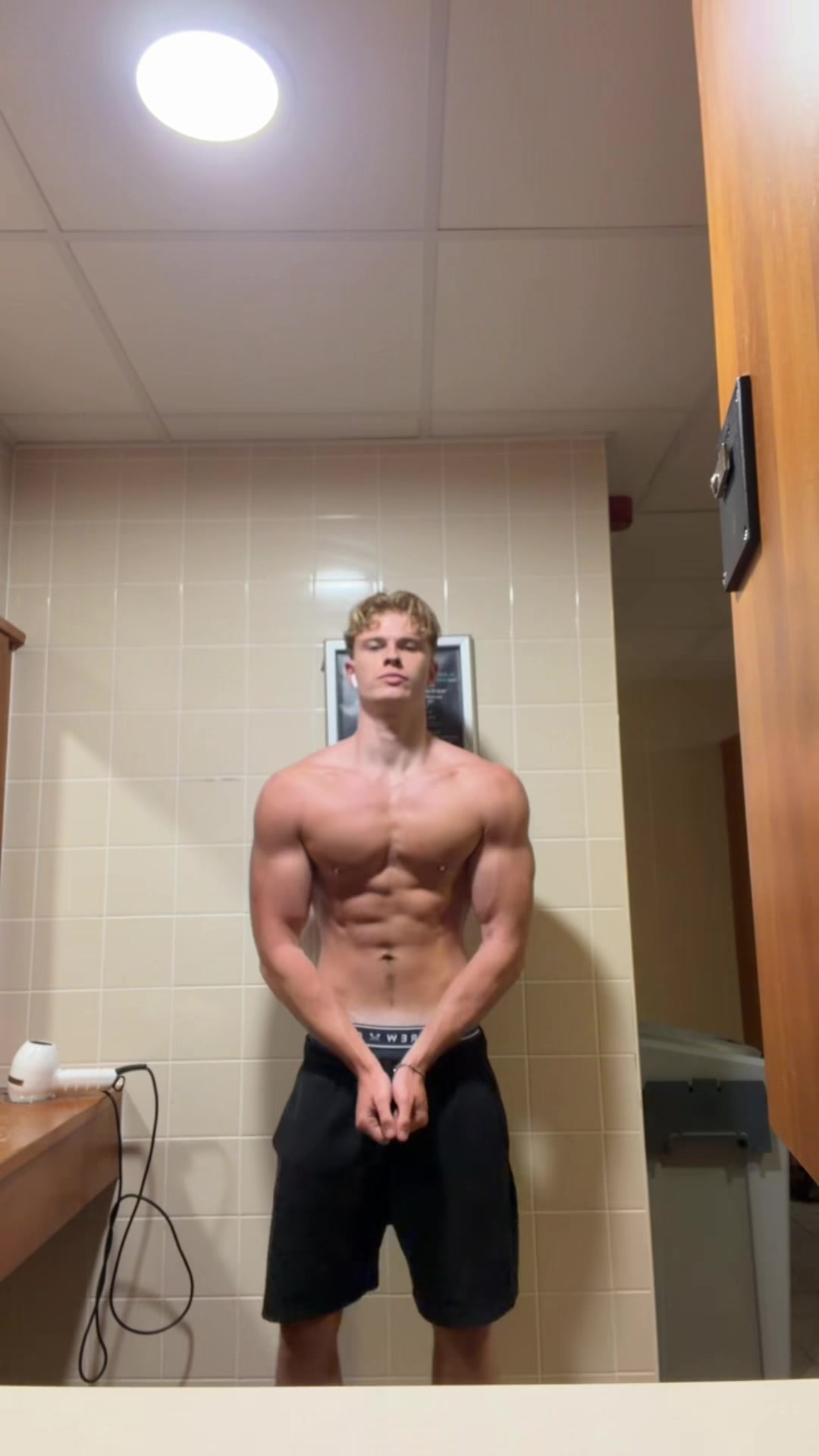 @henrylifts
