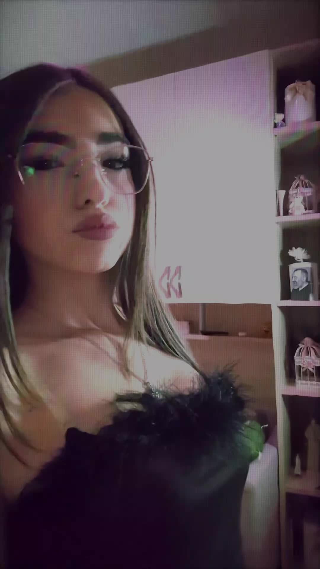 @𝑵𝑶𝑬𝑴𝑰👸🏽🌹