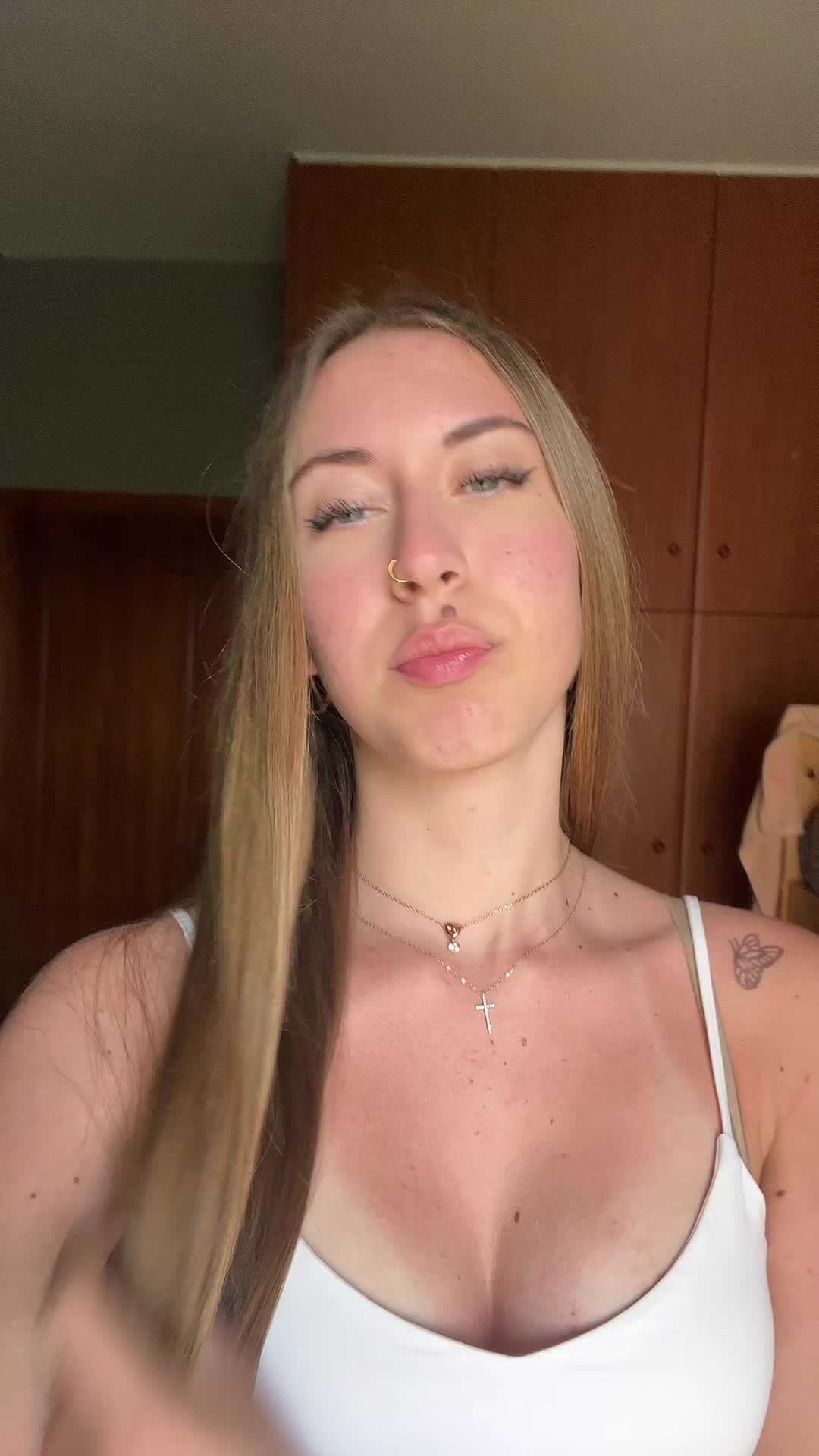 @𝒜𝒾𝓂𝒾𝓁𝒾𝒶
