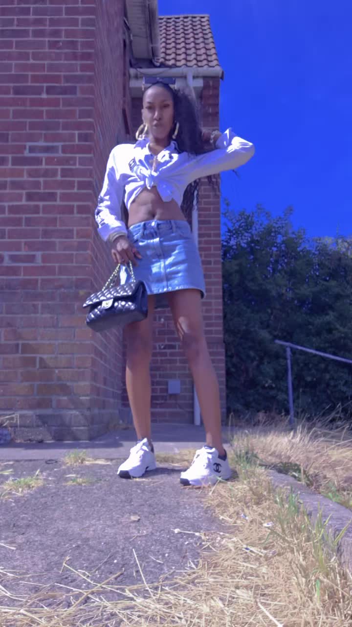 @CooleyQueen👑🇬🇧🇯🇲