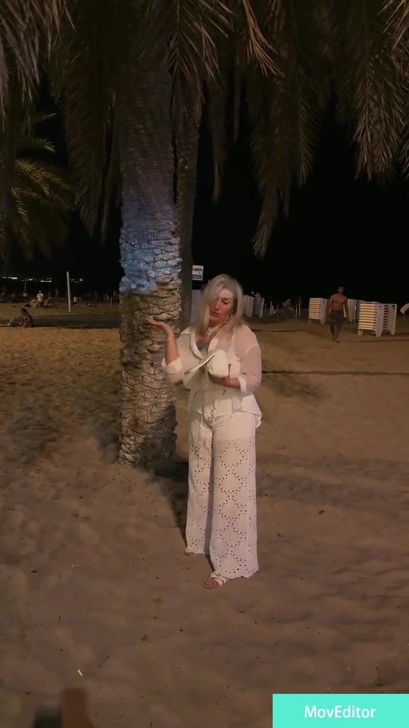 @Alexandra Mush&oacute;