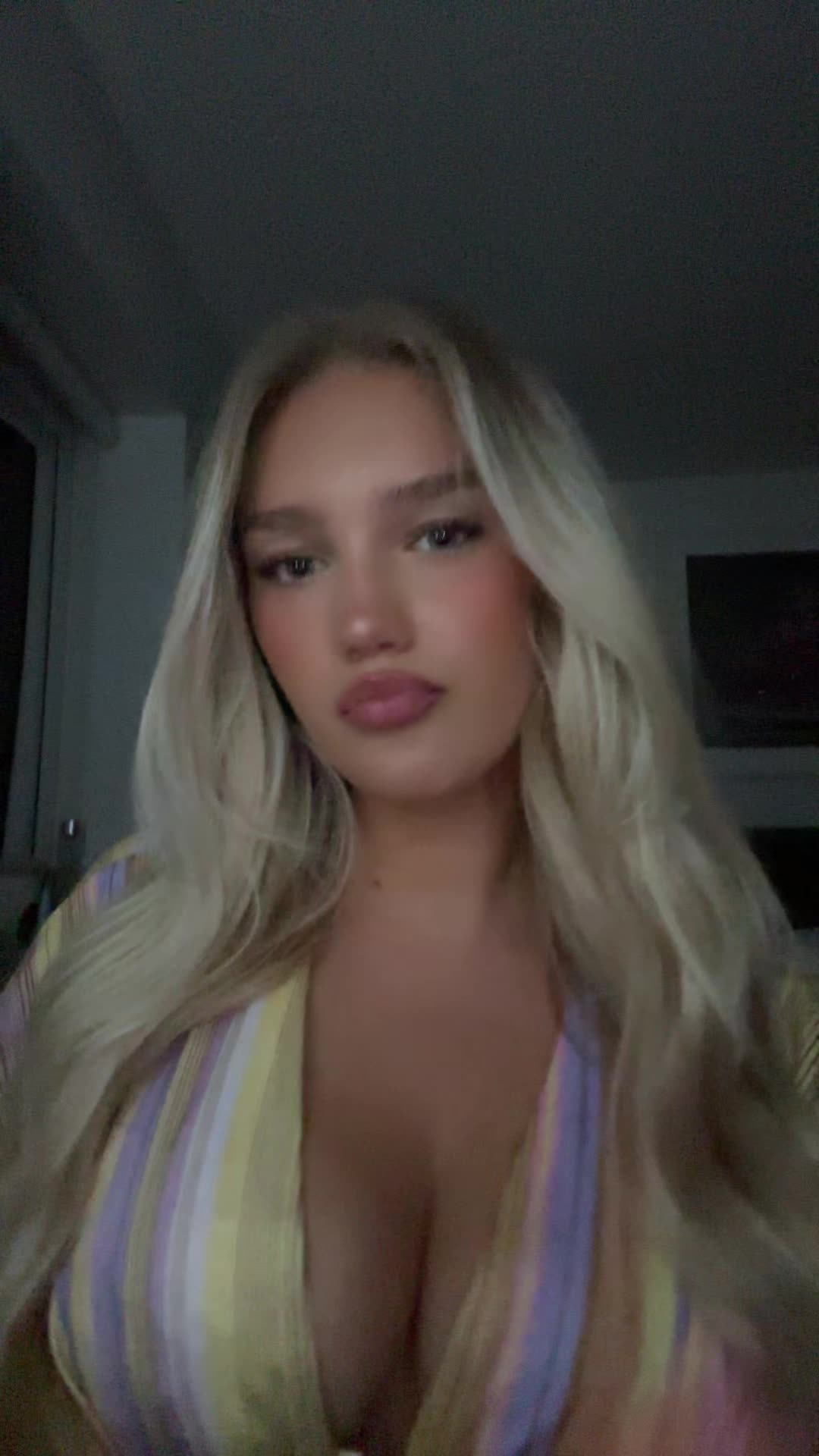 @Mia